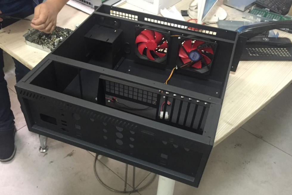 加工機箱機柜外殼時要注意什么呢?